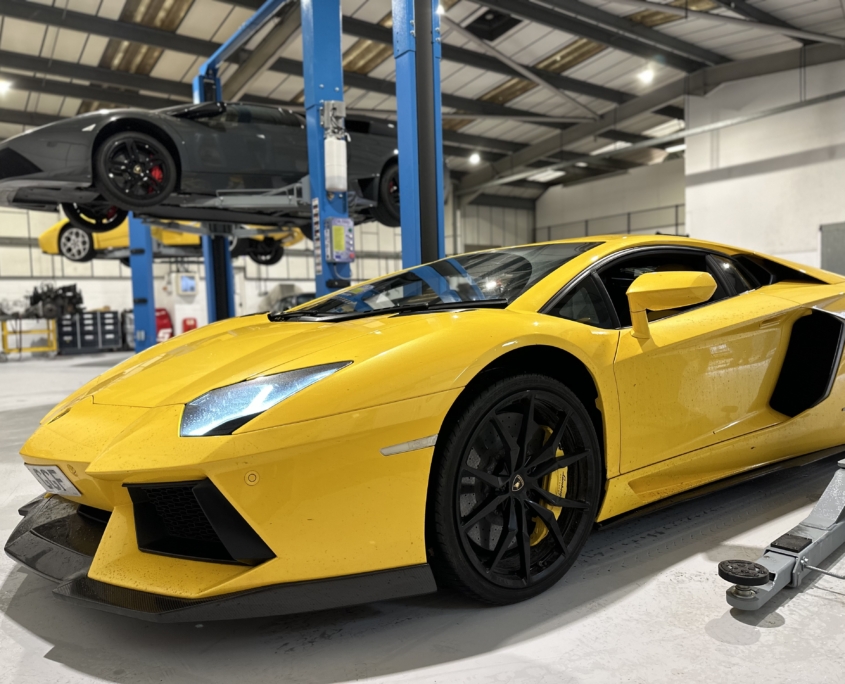 Lamborghini aventador service